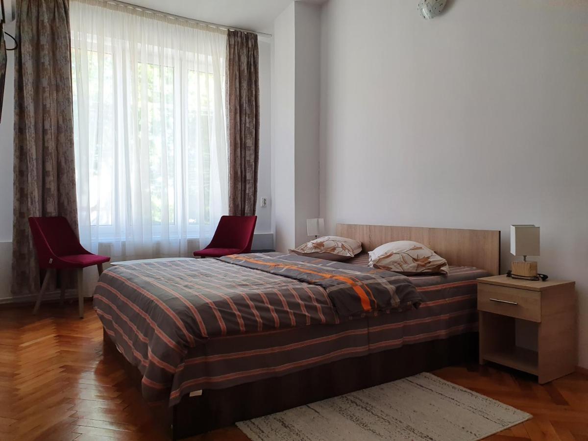 Studio Apartments Alba Iulia Esterno foto
